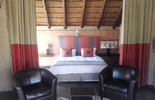 Leeupoort Villa | Zebula Golf and Wildlife Estate - Moi Signature Exclusive Leisure Villas