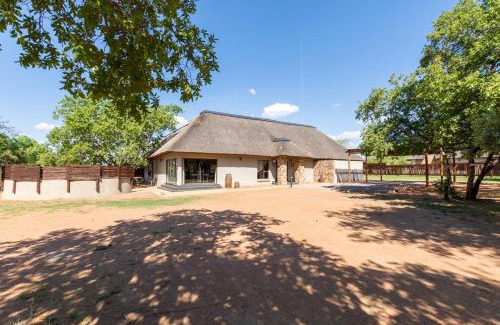 Leeupoort House | Zebula - HT1 - 5 Bedroom Holiday Home