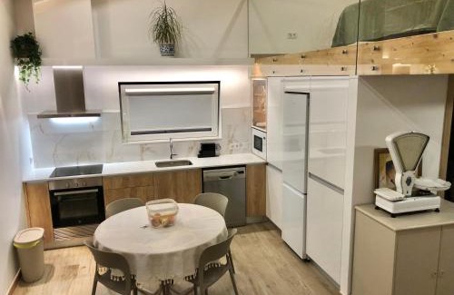 Atalaia House | Zeca Holidays -Atalaia Fall Mezanine Ideal para trabalhar