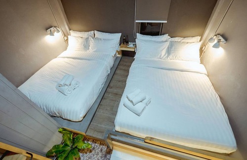 Wat Sam Phraya House | Zeds Hostel Bangkok