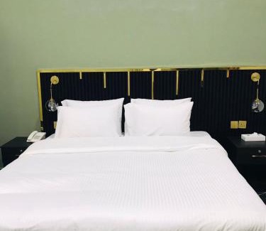 Al Sabkha Hotel | Zee Hotel