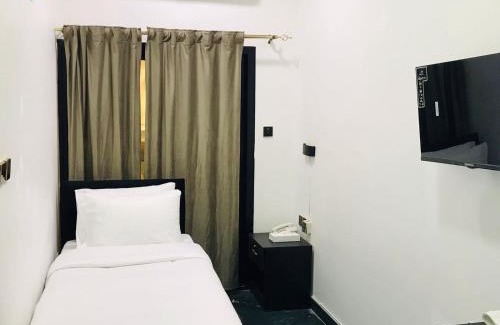 Al Sabkha Hotel | Zee Hotel