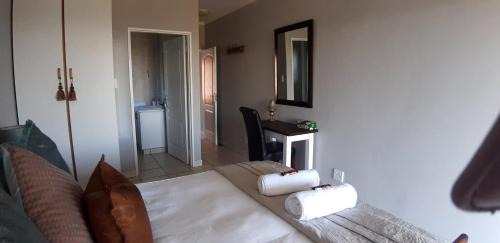 Kleinbaai Apartment | Zeezicht Oceanfront with a beautiful seaview