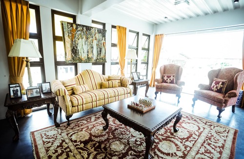 Roxas City House | Zeller Court Apartelle