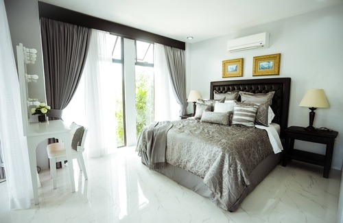 Roxas City House | Zeller Court Apartelle
