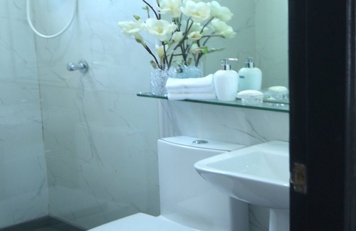 Roxas City House | Zeller Court Apartelle