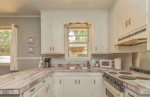 Kings Grant House | Zen 2 Hideaway With Hot Tube Between Downtown and the Beach