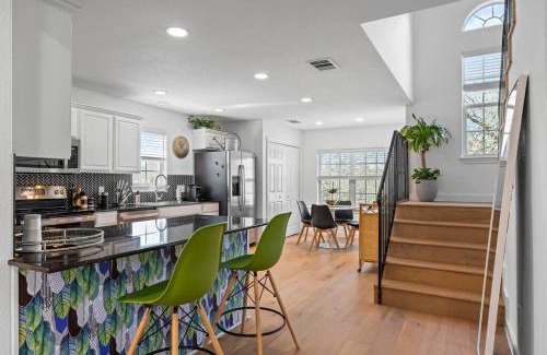 Apache Shores House | Zen Austin Home with a Cozy Tree House