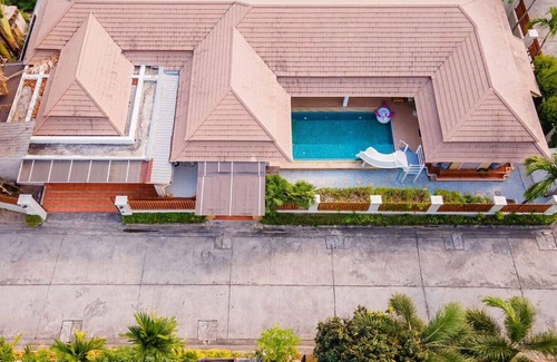 Central Pattaya Villa | Zen by Nacha ,near pattaya beach 5 min ,Airport pick-up service,cozy villa