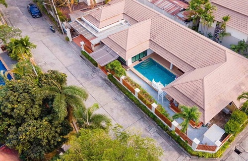 Central Pattaya Villa | Zen by Nacha ,near pattaya beach 5 min ,Airport pick-up service,cozy villa