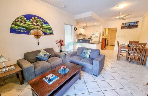 Cullen Bay Apartment | Zen City Balcony ~ Outdoor Dining ~ Mindal Markets