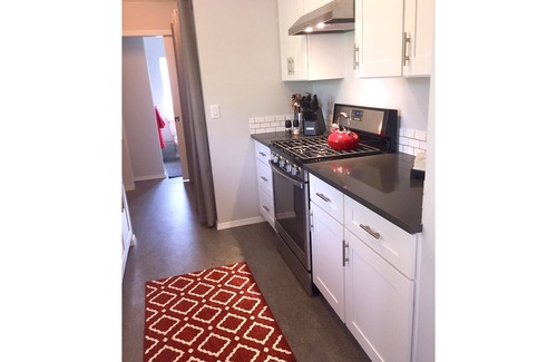 Beaumont - Wilshire Cottage | Zen Cottage in Close In NE Alberta Arts Area, Sleeps 2 Private and Sanitized!