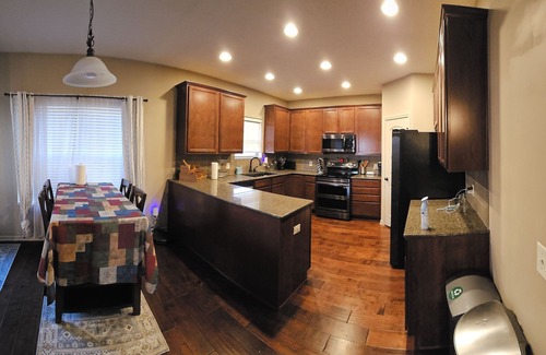 Jefferson House | Zen Den: Movie room, Bar, Games and EV Charger