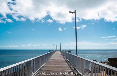 Rapid Creek Apartment | ZEN FORESHORE: 3-BR Nightcliff Foreshore-Front Apt