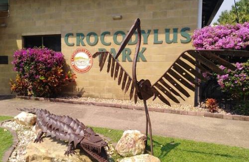 Rapid Creek Apartment | ZEN FORESHORE: 3-BR Nightcliff Foreshore-Front Apt