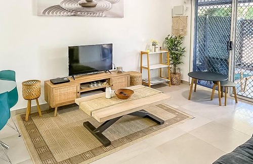 Alawa Apartment | ZEN GARDEN - COZY 2-BR + Modern Design w/Aircon