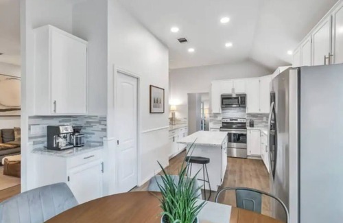 North Buttercup Creek House | Zen Garden Retreat Home - Wellness Menu Available
