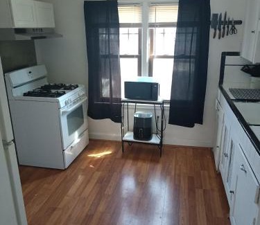 Grosse Pointe Apartment | Zen Gem Near Downtown Detroit and Grosse Pointe