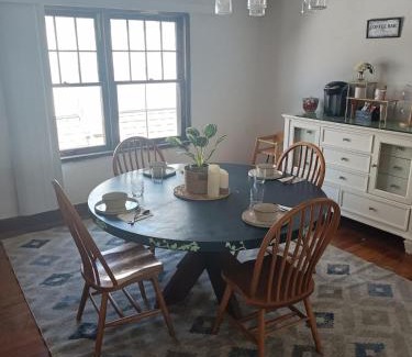 Grosse Pointe Apartment | Zen Gem Near Downtown Detroit and Grosse Pointe