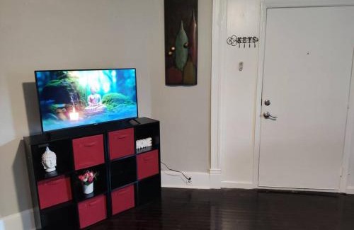 Near Eastside Apartment | Zen Haven 1- Downtown Retreat with Queen Bed