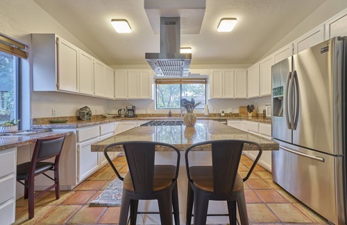 Oak Creek House | Zen-Hot Tub,Cold Plunge,Infrared Sauna,Red Light Therapy,Yoga