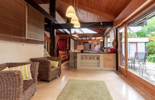 Vesoul Cottage | Zen House in Vesoul: Terrace, Wifi, Parking & Bikes