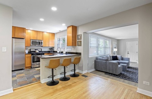 La Grange Park House | Zen in La Grange Park
