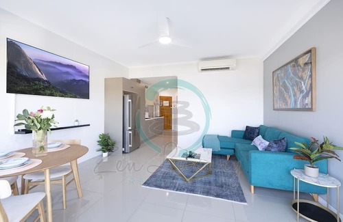 Cullen Bay Apartment | Zen Marina: Bayview ~ Balcony ~ Executive Suite