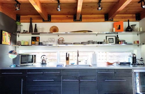 Edmonds Cottage | Zen & Modern Artistic Retreat, Garden View