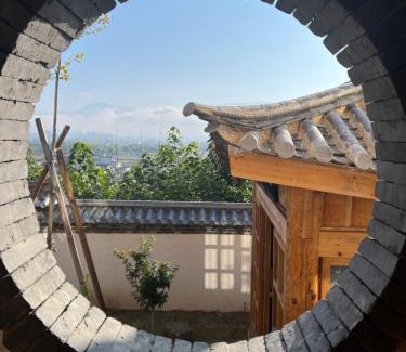 Dali House | Zen mountain residence half hidden in the mountains