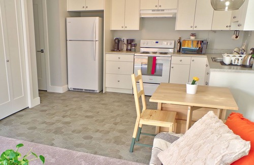 Langford Cottage | Zen Mountaire retreat, 1 bedroom, 1 bath, private parking