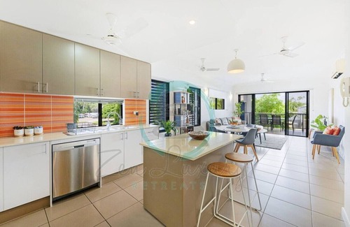 Nightcliff Apartment | Zen Nomad: Balcony ~ Outdoor Dining ~ Markets