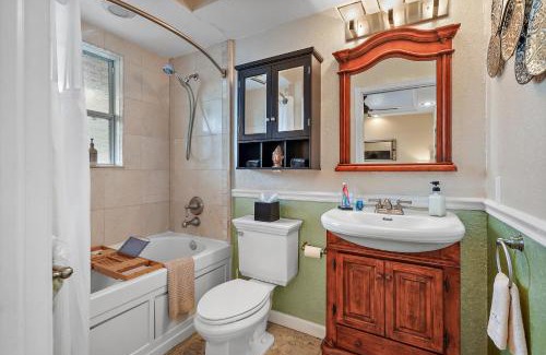 St. Petersburg Apartment | Zen Oasis Chic 1Bd Steps to DTSP