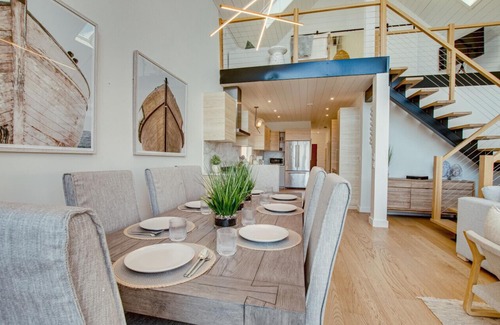 LaHave House | Zen Oceanfront Chalet- Hot Tub & Sauna - Private