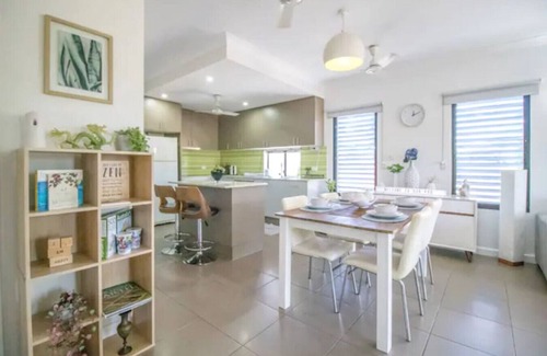 Nightcliff Apartment | Zen Quest: Outdoor Dining ~ Nightcliff Markets