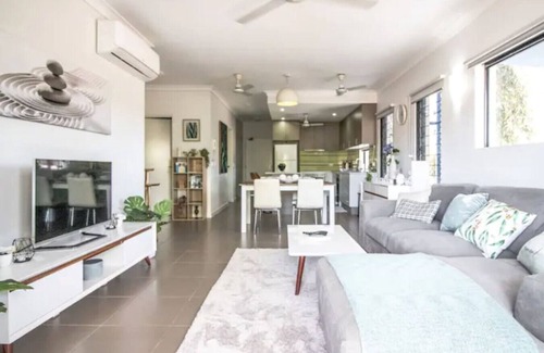 Nightcliff Apartment | Zen Quest: Outdoor Dining ~ Nightcliff Markets