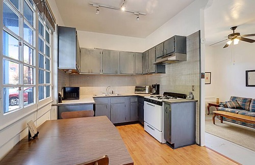 West Riverside Apartment | Zen Retreat 1 or 2 or 1&2 - off Magazine St., walk to Whole Foods