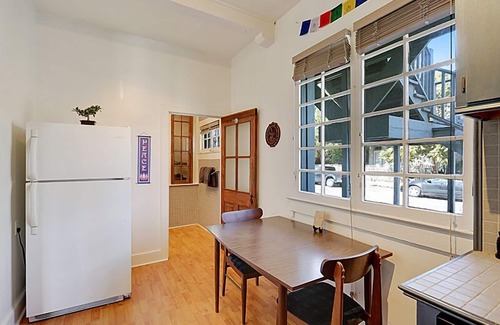 West Riverside Apartment | Zen Retreat 1 or 2 or 1&2 - off Magazine St., walk to Whole Foods