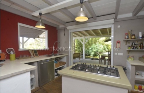 Saint-Francois Villa | Zen Villa in residential area