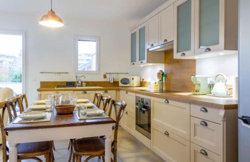 Saint-Julien-en-Genevois Apartment | ZenBNB - ROYAL - 2 Chambres - 4 Pers - WiFI - Balcon - Parking