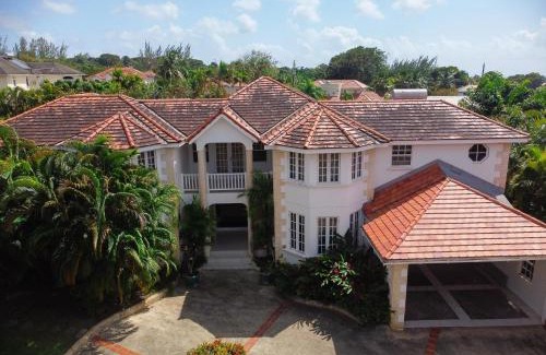 Holder's Hill House | ZenBreak Marzalea Villa 3bd
