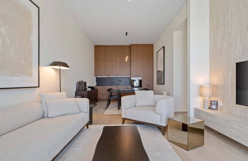 Ville Haute Apartment | Zenit Royal - Penthouse City Skyline & Concierge