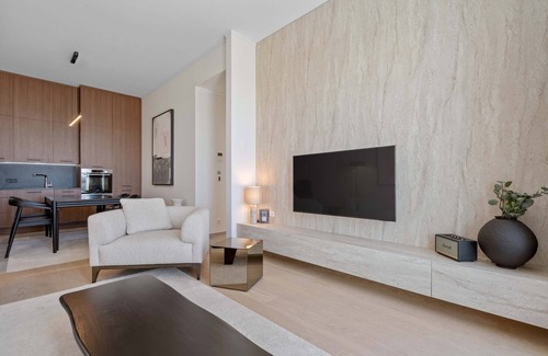 Ville Haute Apartment | Zenit Royal - Penthouse City Skyline & Concierge
