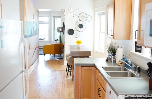 Central Hillside Condo | Zenith Condo: Your Downtown Duluth Retreat
