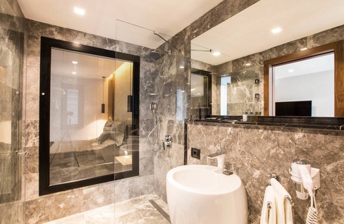 Alsancak Hotel | Zeniva Hotel