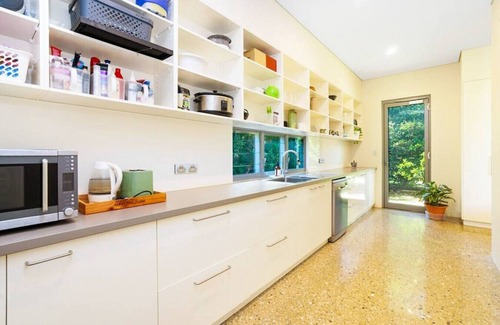 Fannie Bay Villa | ZENLUX - 5BR Holiday Home with Pool