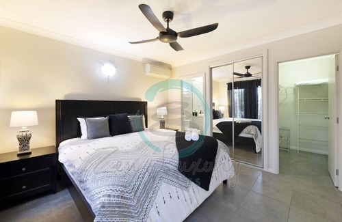 Zuccoli House | ZenLux Elegant Escape ~ Pool ~ BBQ ~ Corporate