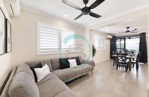 Zuccoli House | ZenLux Elegant Escape ~ Pool ~ BBQ ~ Corporate