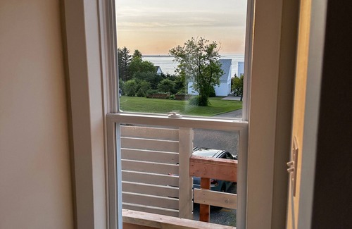 Caraquet Condo | Zenora condo near the sea