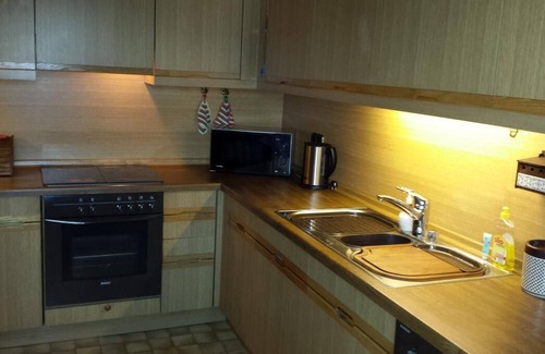 Altenstadt an der Waldnaab Apartment | Zentral gelegene Ferienwohnung mit Terrasse/Balkon und Grillplatz